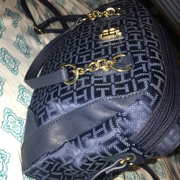 Tommy Hilfiger handbag - Picture 3 of 3